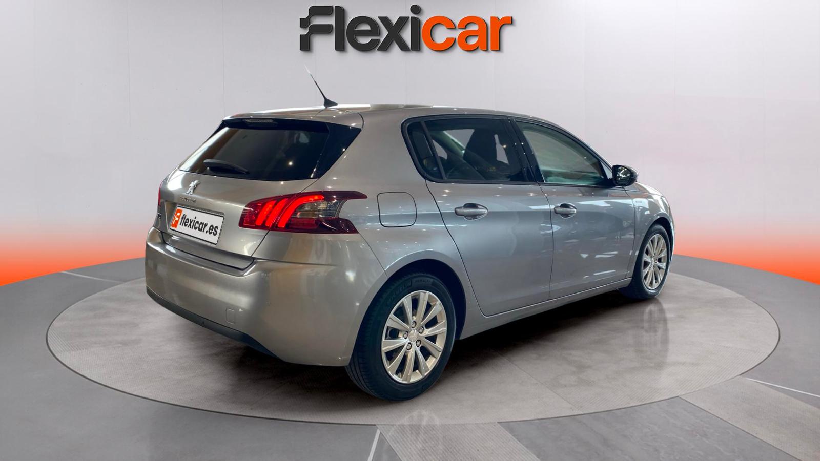 https://cdn-flexicar.caraffinity.it/public_appraisal_images_pro/images/stock/183251/8LwlQMHt0P__WhatsApp Image 2025-10-02 at 17.41.07 (11).jpeg